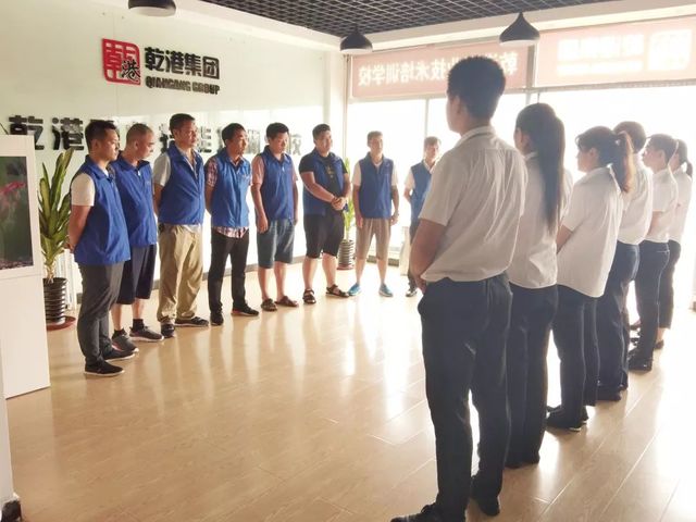 乾港學校學員畢業(yè) 乾港學校學員畢業(yè)